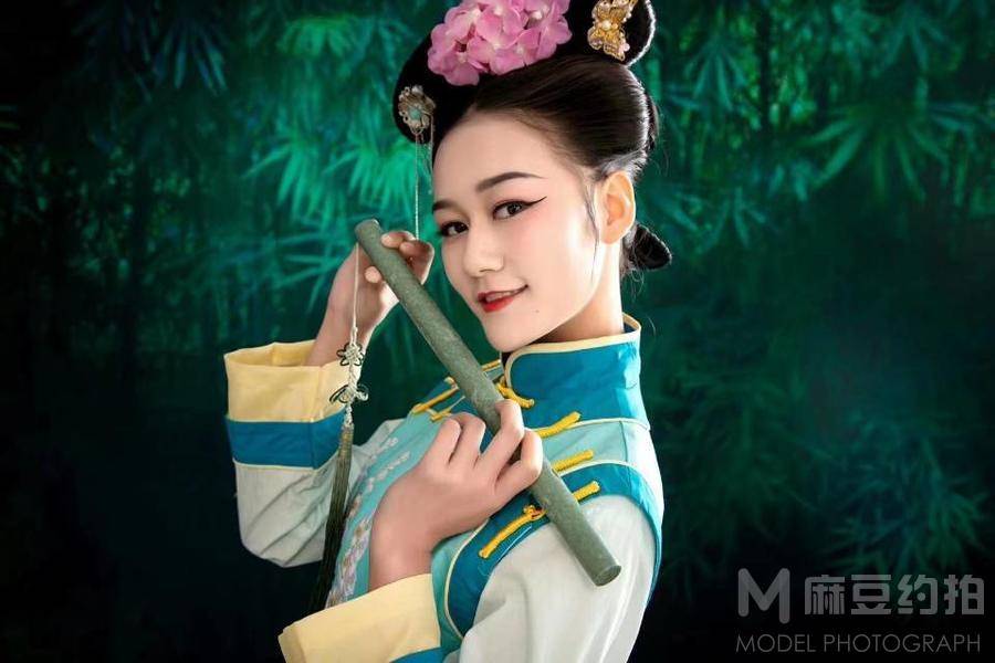 情绪模特