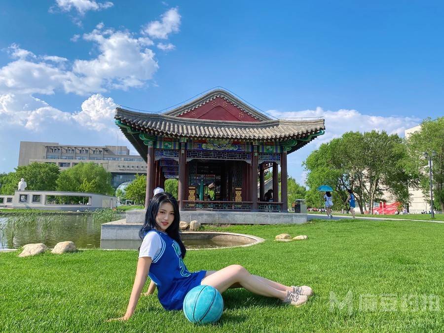 校园模特