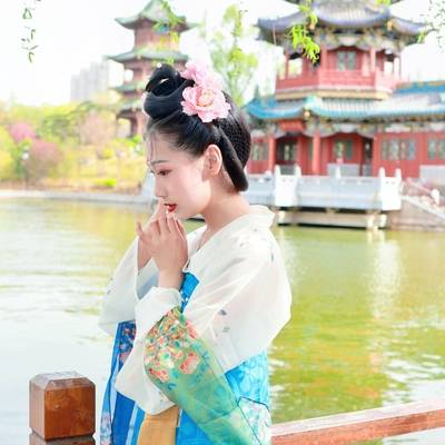 汉服模特