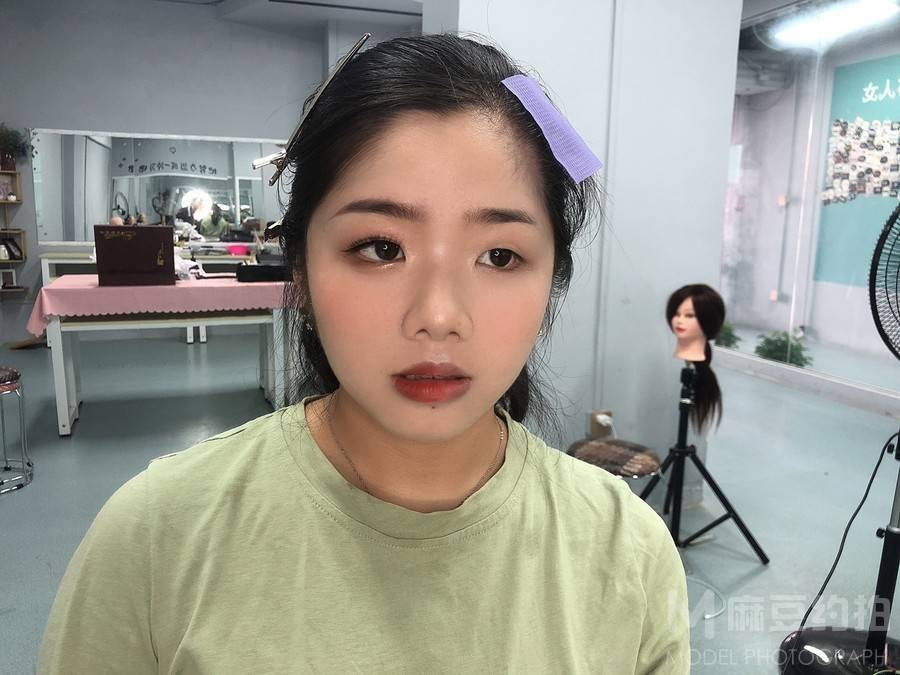 妆容模特