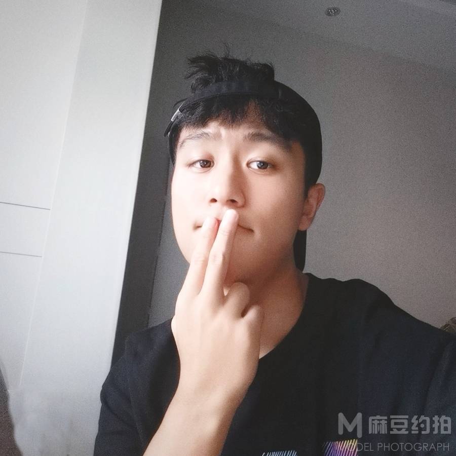 黑白模特
