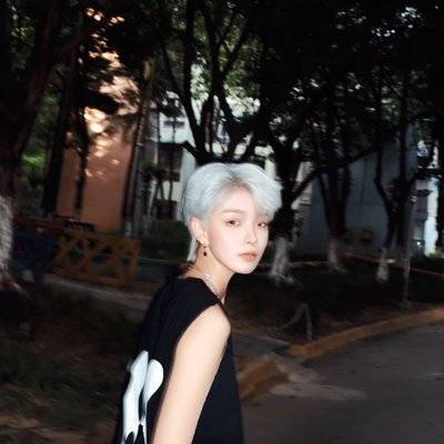 黑白模特