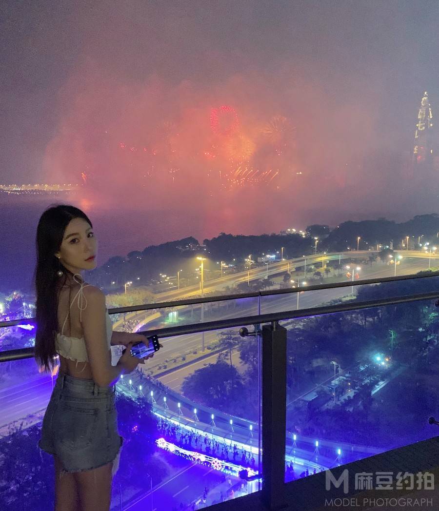 夜景模特