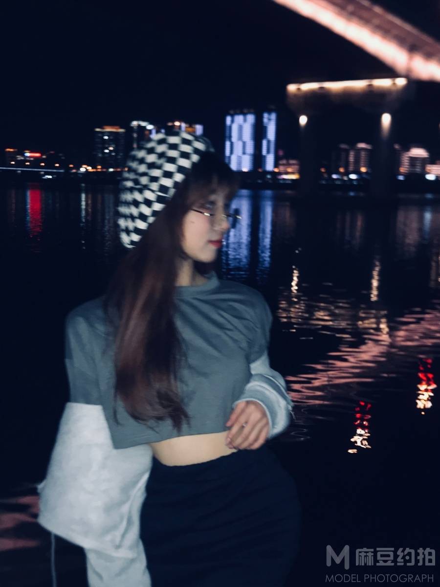 夜景模特