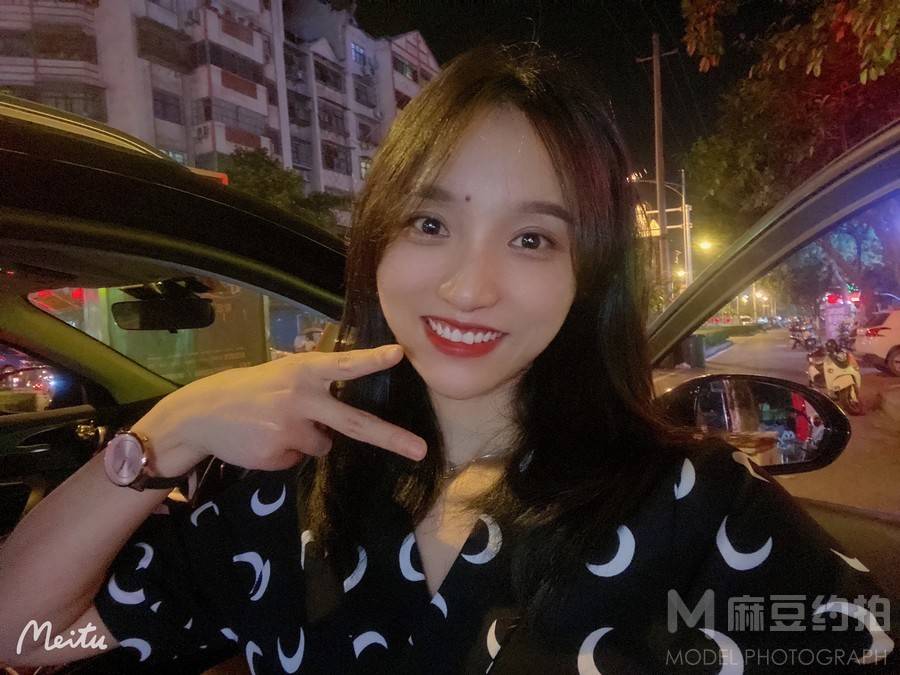 黑白模特