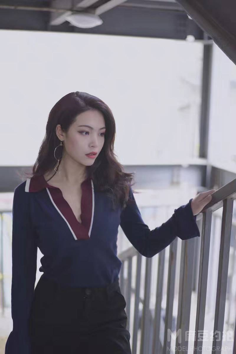 情绪模特