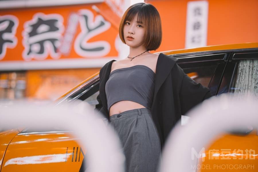 情绪模特