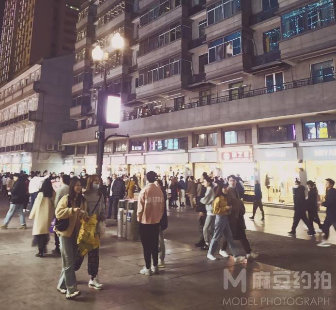 夜景模特