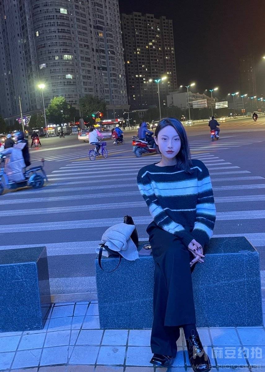黑白模特