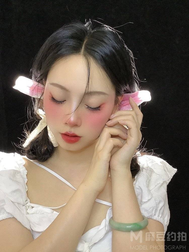 妆容模特