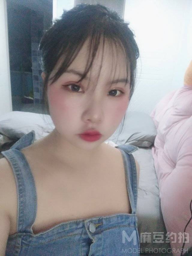 宝丽来模特