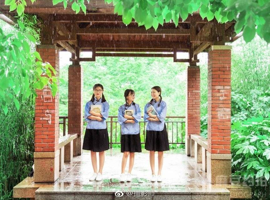 校园模特