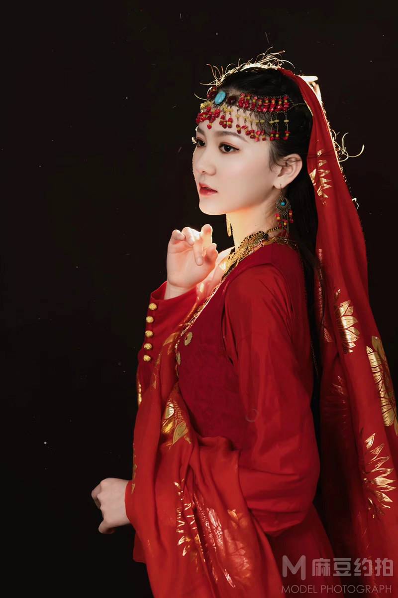 情绪模特