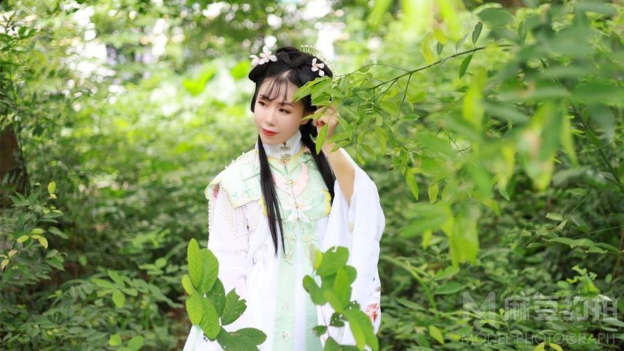 汉服模特