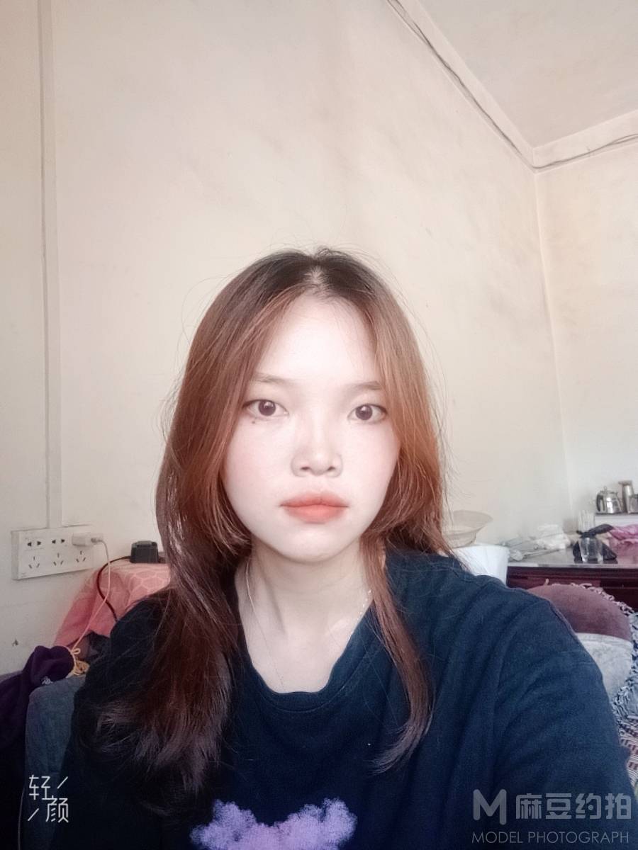 黑白模特