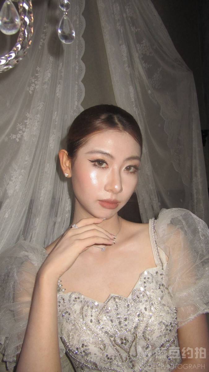 妆容模特