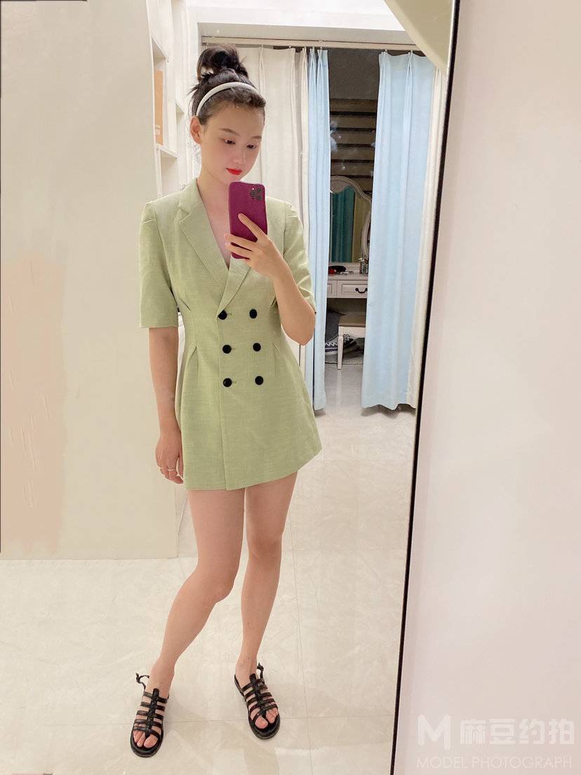 清新模特