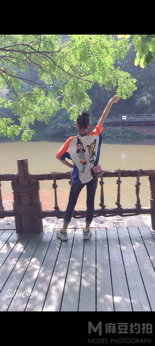 清新模特