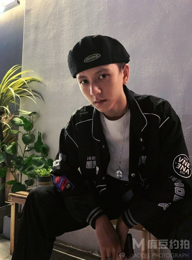 黑白模特