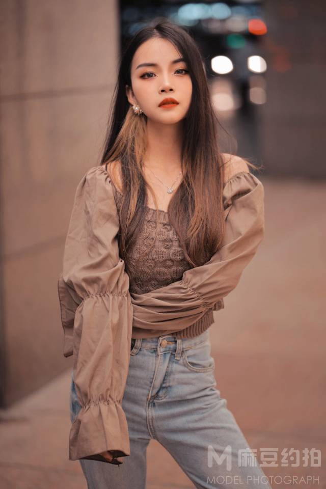 情绪模特