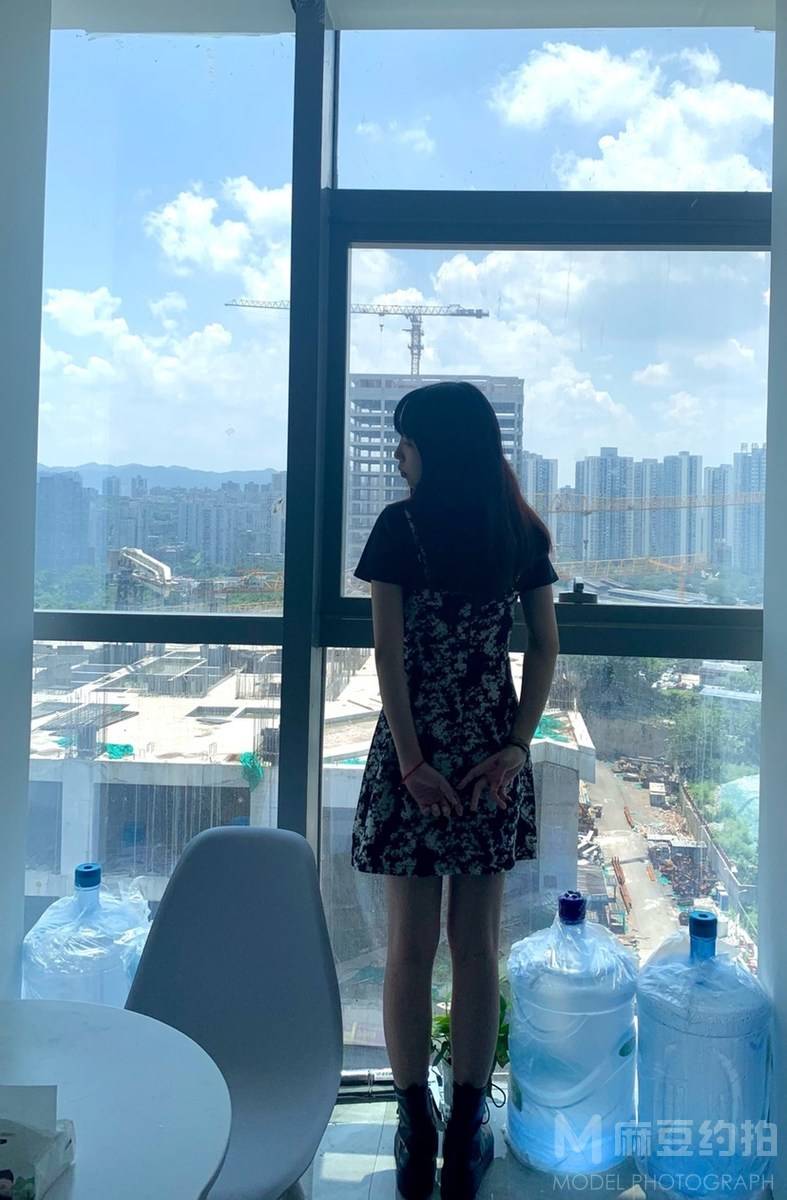 黑白模特