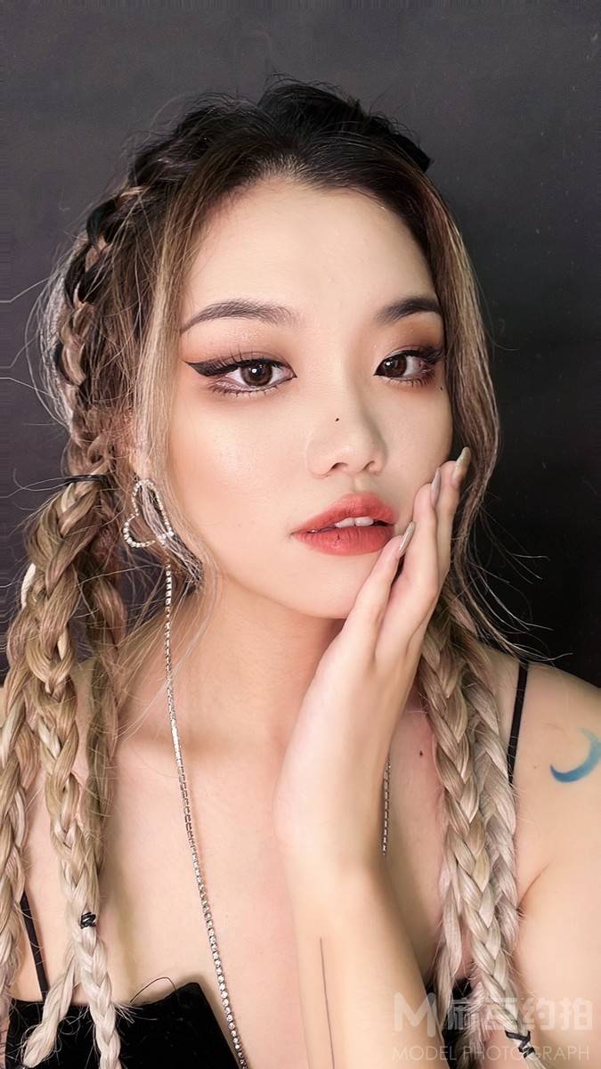 暗黑模特