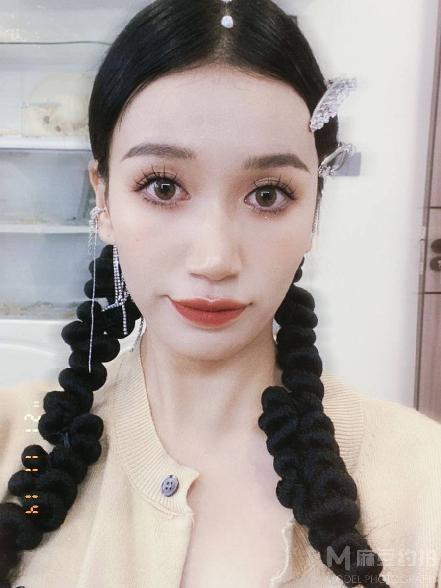 妆容模特