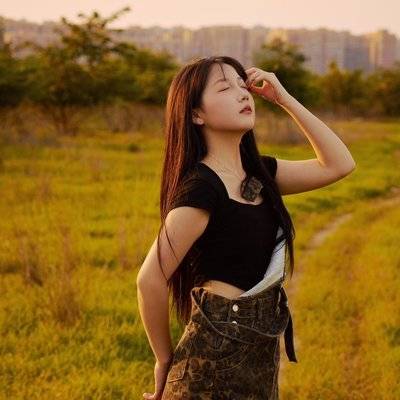 情绪模特