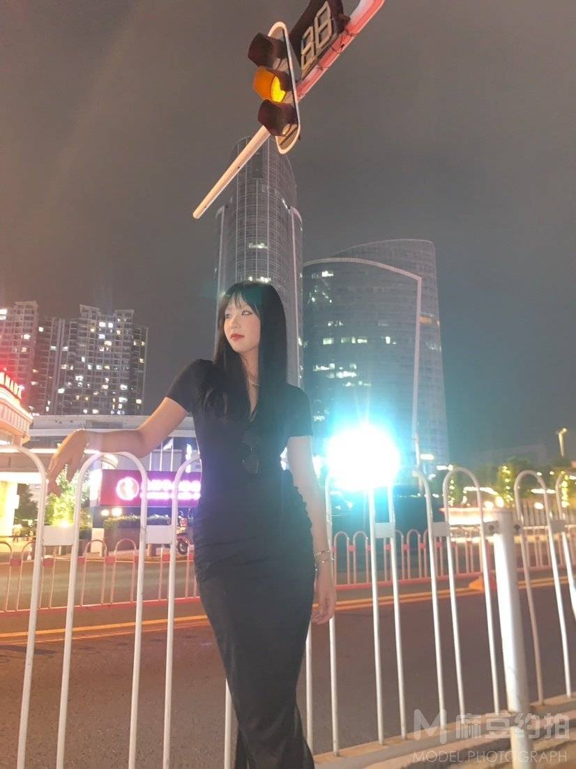 夜景模特