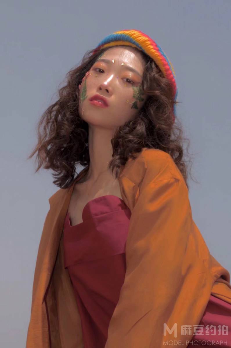情绪模特