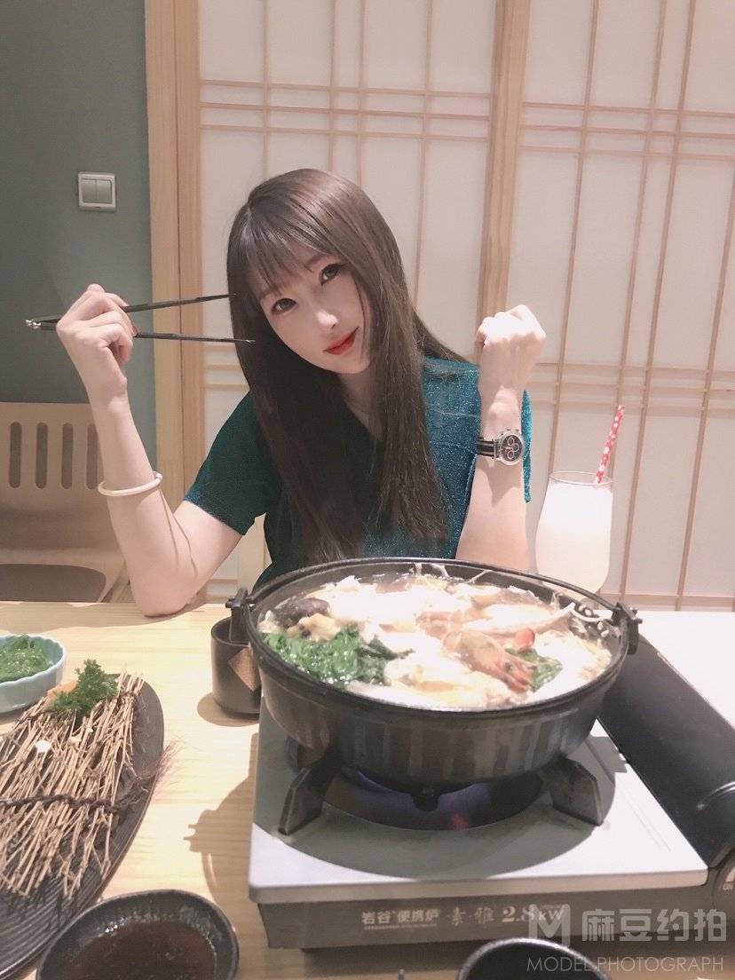 妆容模特