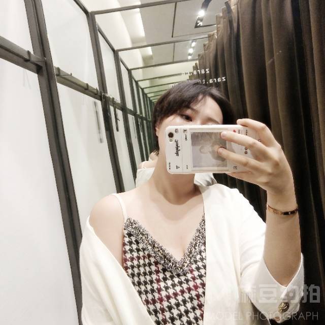 黑白模特