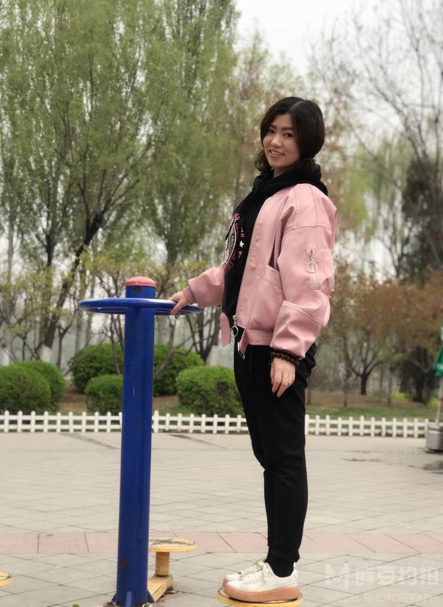 校园模特