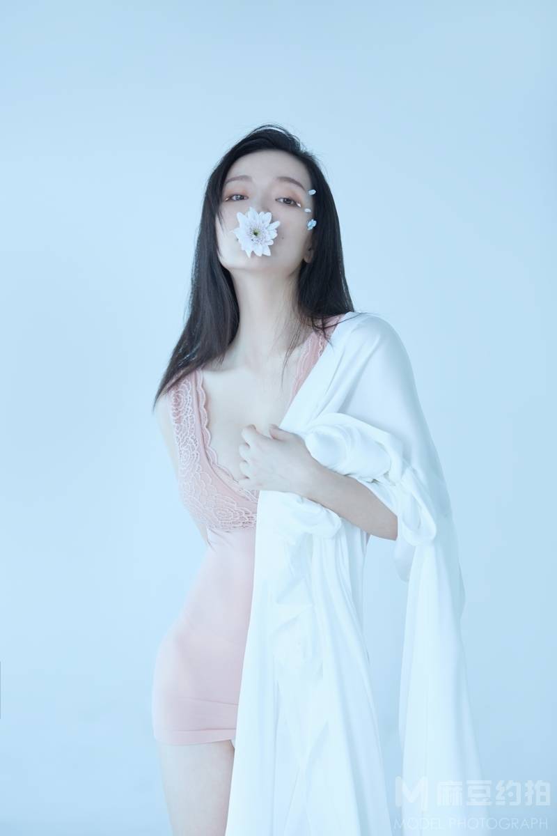 黑白模特