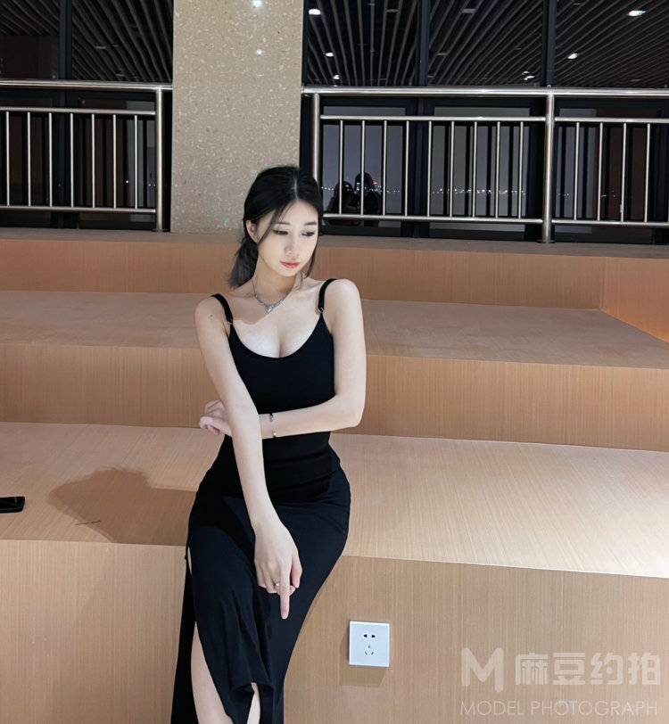 黑白模特