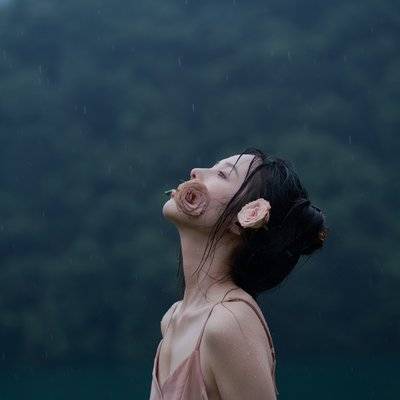 情绪模特