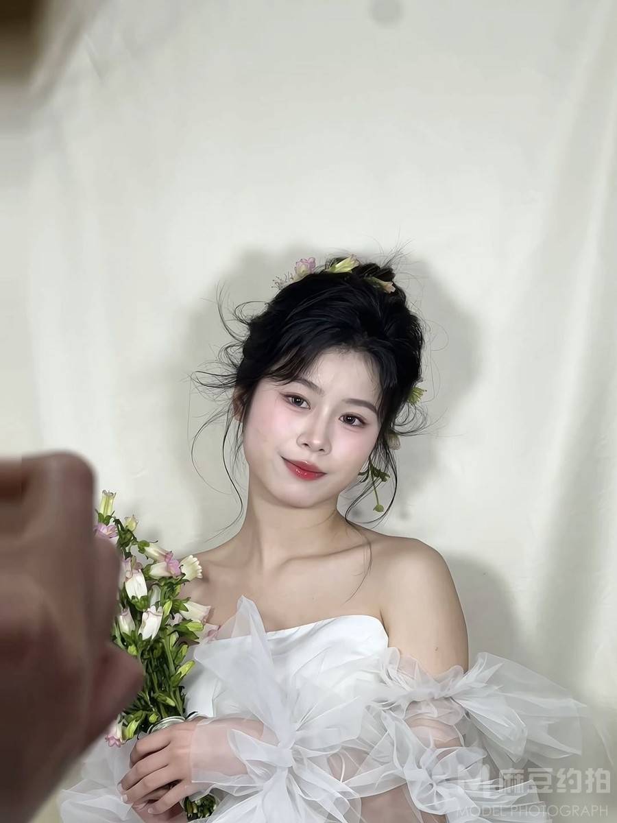 妆容模特