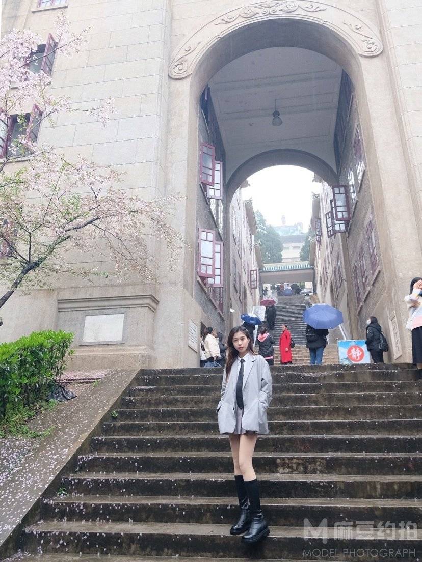 校园模特