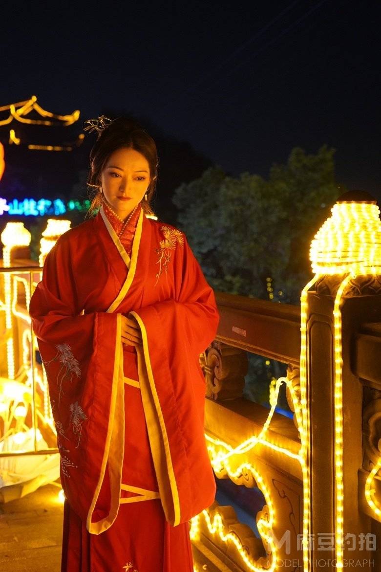 汉服模特