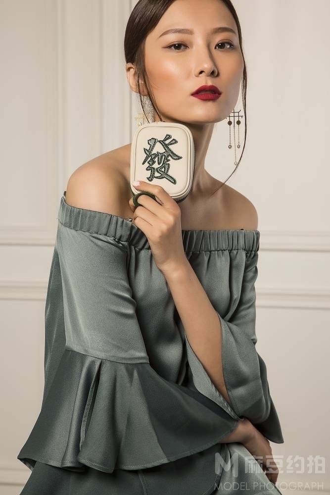 黑白模特