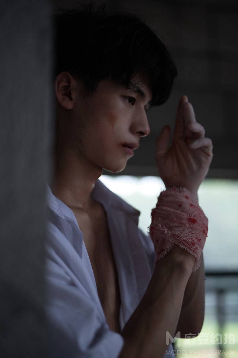 情绪模特