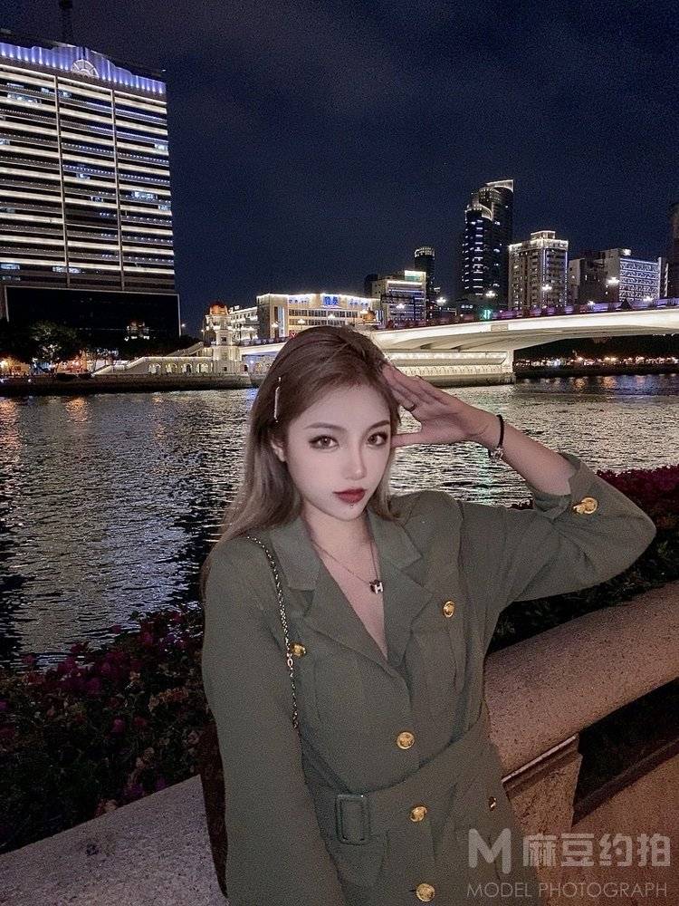 夜景模特