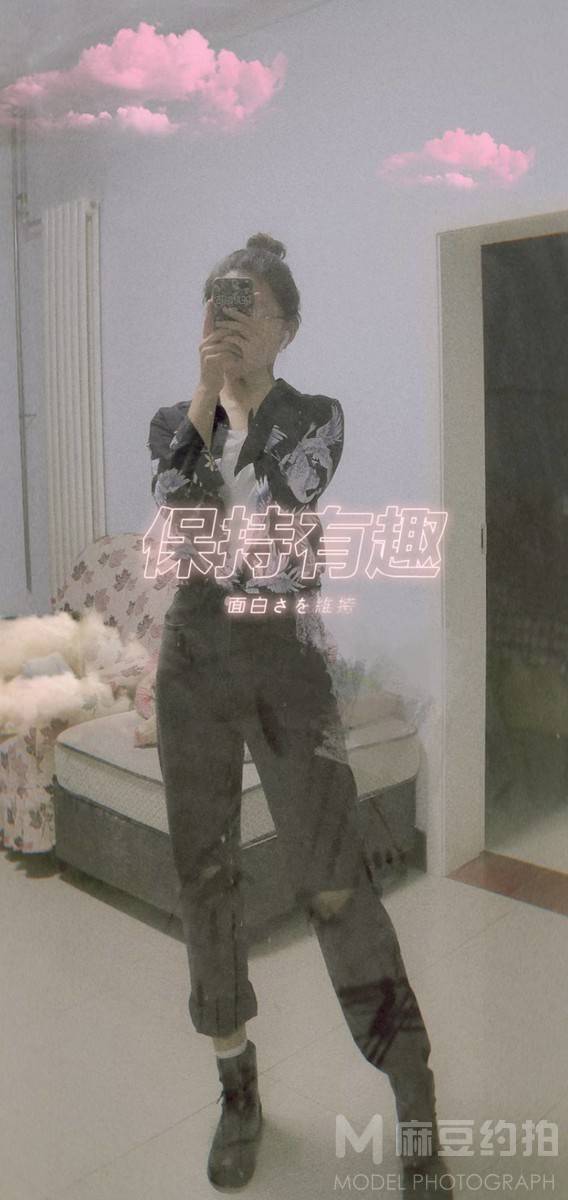 情绪模特