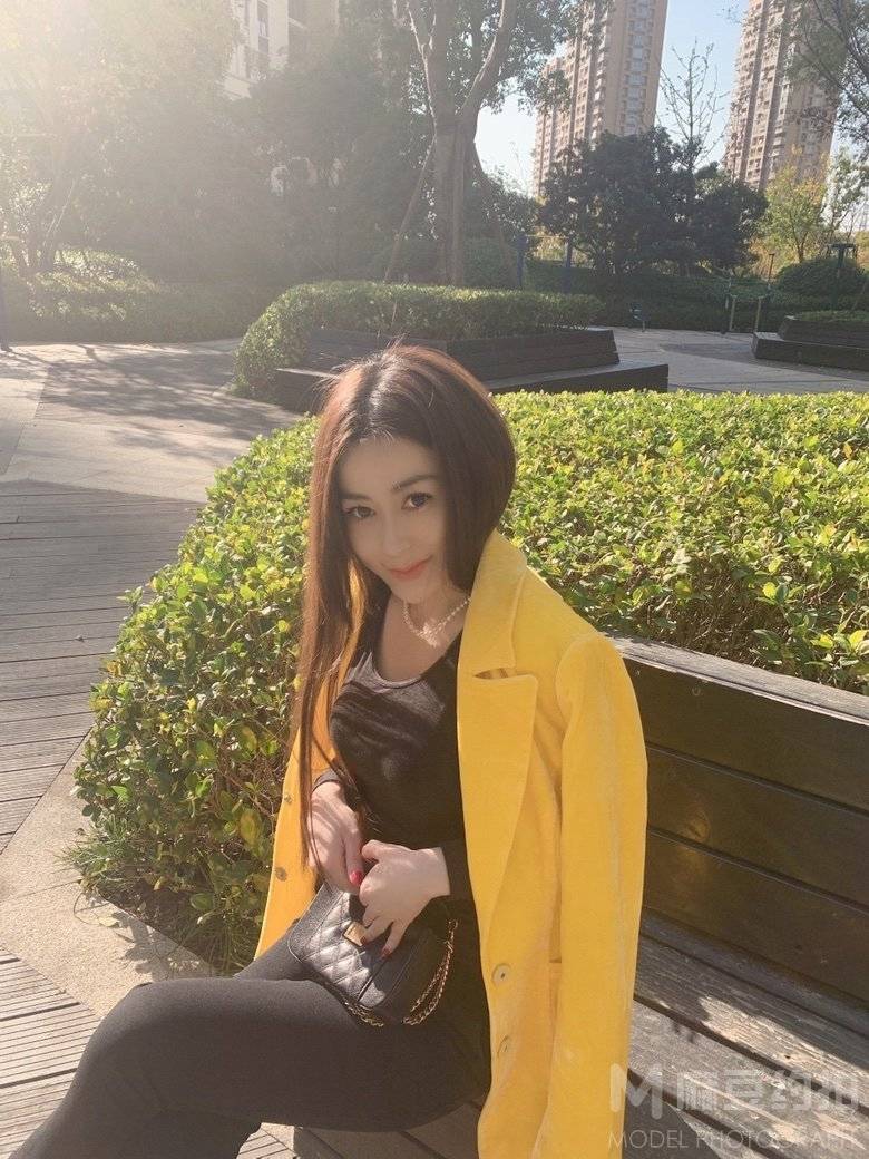 黑白模特