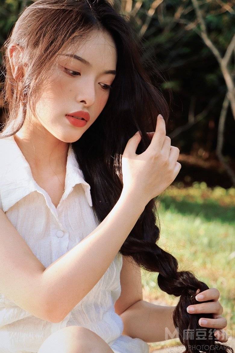 黑白模特