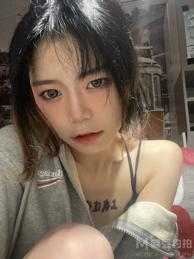 胶片模特