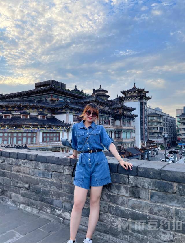校园模特