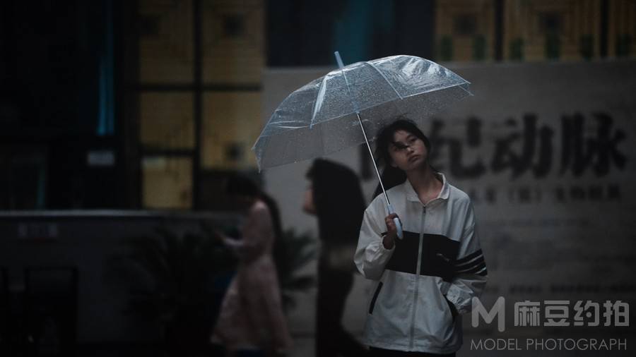情绪模特