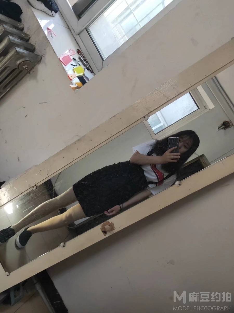 黑白模特