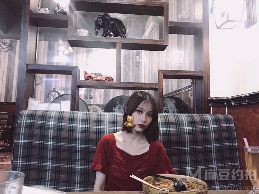 妆容模特
